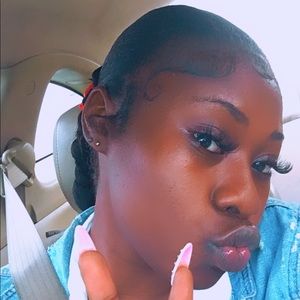 Meet your Posher, Manouchka